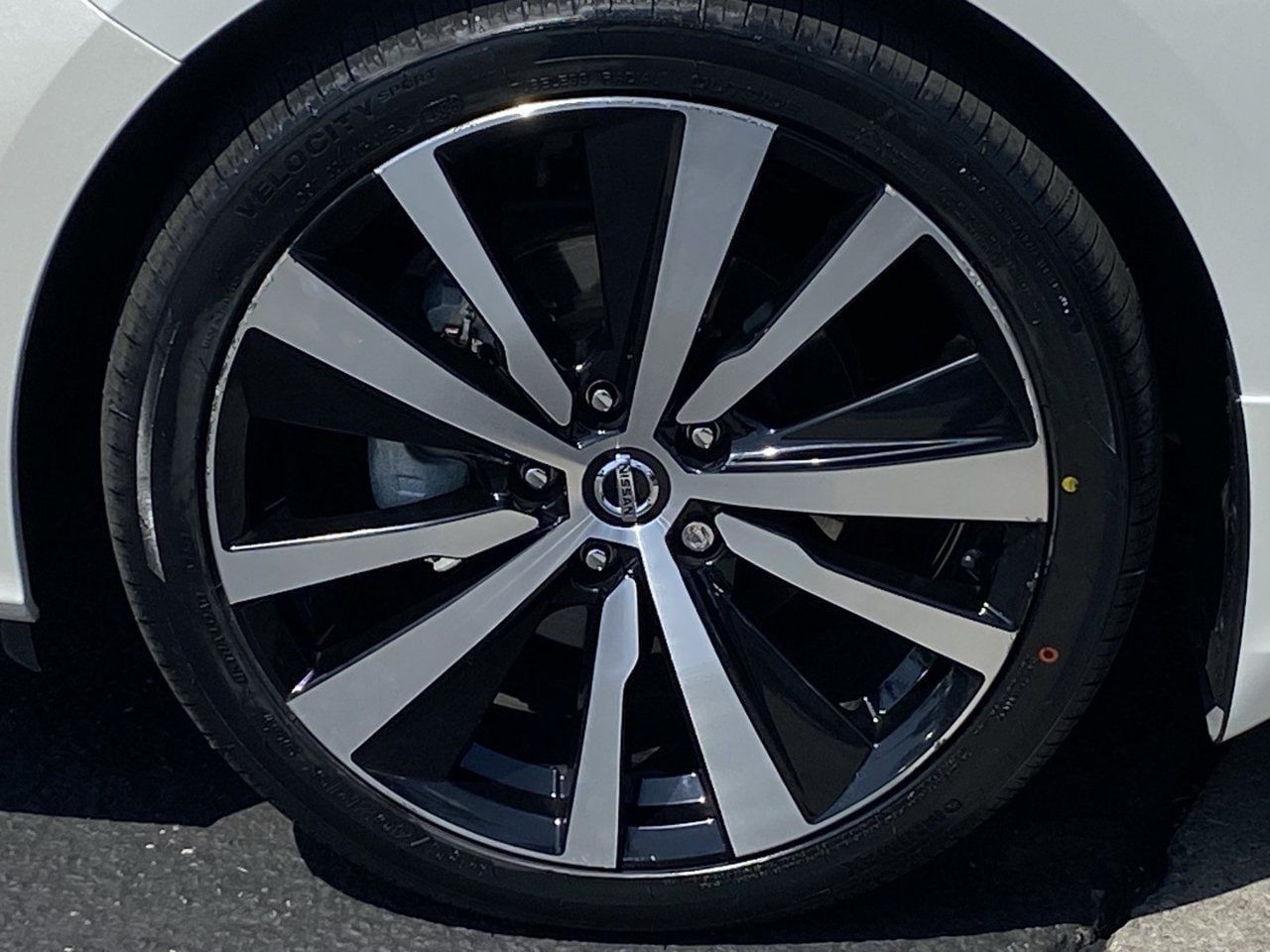 Certified 2021 Nissan Altima 2.5 SR w/ SR Premium Package FWD image 8