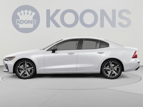 Used 2025 Volvo S60 B5 Plus AWD/4WD image 2