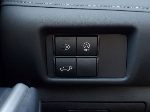 Certified 2023 Toyota Highlander XLE image 33