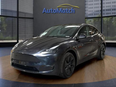 Used 2024 Tesla Model Y Long Range RWD image 3