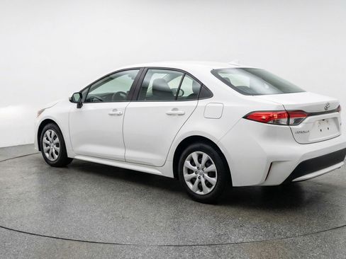 Used 2025 Toyota Corolla LE image 6