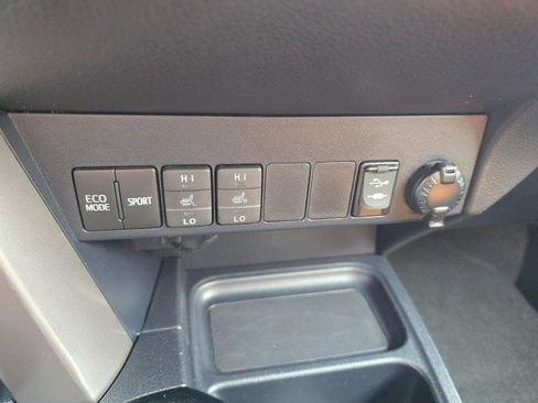 Used 2016 Toyota RAV4 Limited image 36