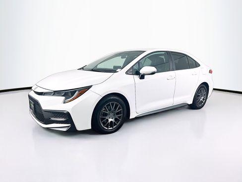 Used 2020 Toyota Corolla SE image 3