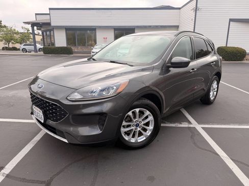 Used 2020 Ford Escape SE FWD image 14
