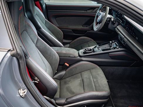 Certified 2025 Porsche 911 Carrera GTS image 23