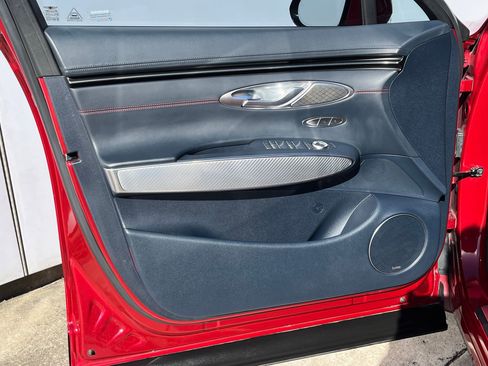 Used 2023 Genesis GV70 2.5T w/ Sport Prestige Package image 32