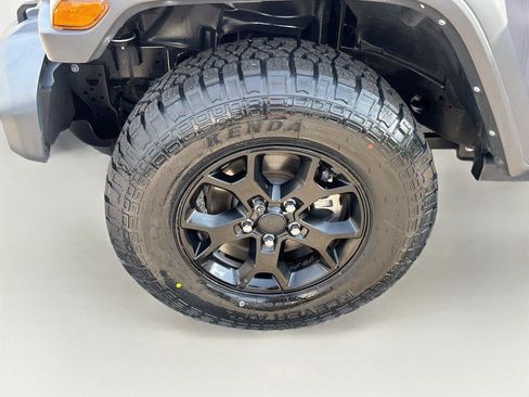 Used 2021 Jeep Wrangler Sport AWD/4WD image 29