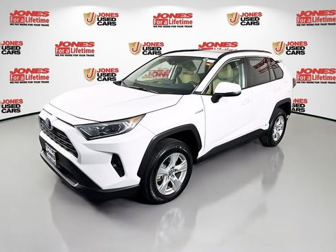 Certified 2020 Toyota RAV4 XLE w/ All Weather Liner Package image 13