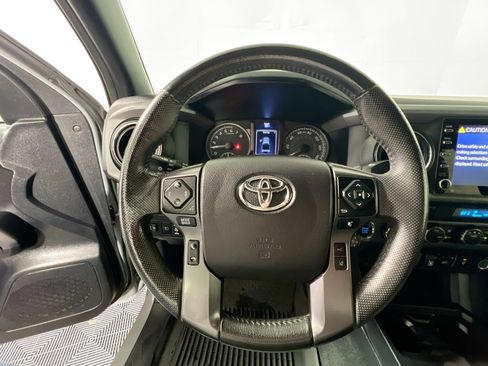 Used 2021 Toyota Tacoma TRD Off-Road image 17