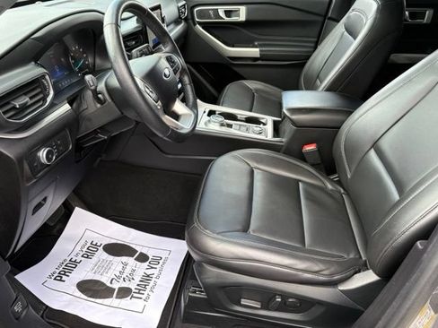 Certified 2022 Ford Explorer XLT w/ Equipment Group 202A AWD/4WD image 15