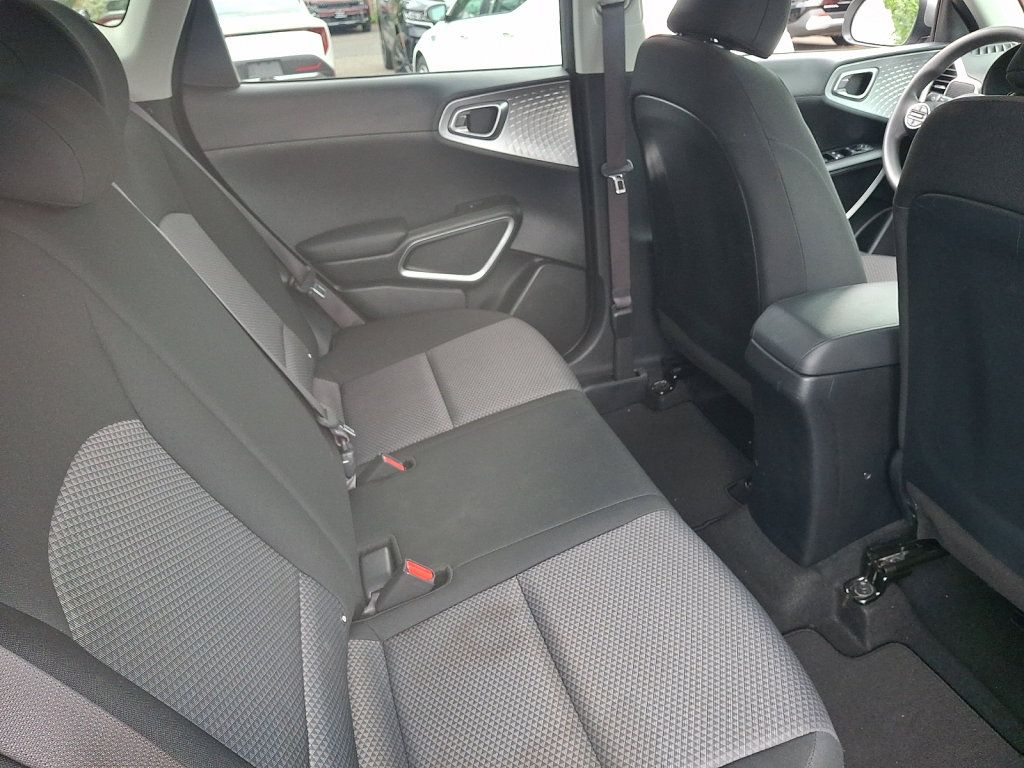 Used 2024 Kia Soul LX w/ Option Group 015 FWD image 21