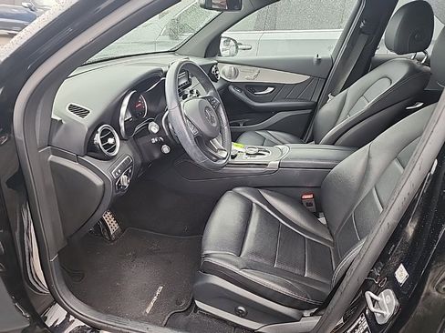 Used 2019 Mercedes-Benz GLC 300 4MATIC image 5