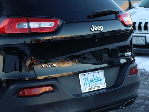 Used 2018 Jeep Cherokee Latitude Plus w/ Cold Weather Group image 7