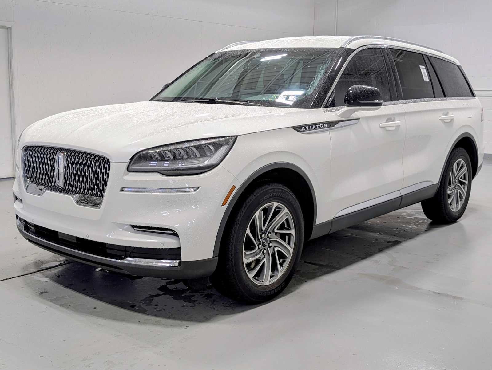 Used 2023 Lincoln Aviator AWD image 1