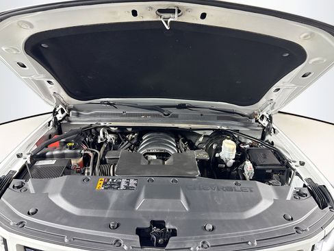 Used 2020 Chevrolet Tahoe LT w/ RST Edition image 30