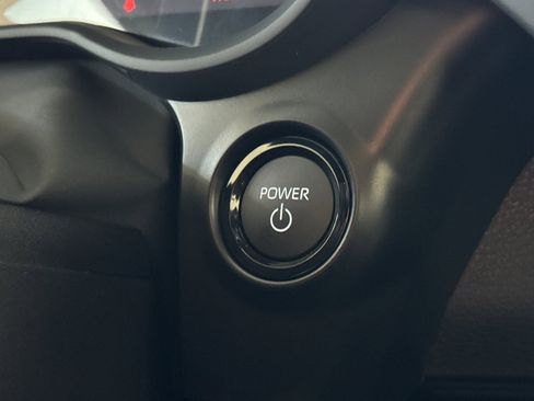 Certified 2025 Toyota Sienna XSE image 30