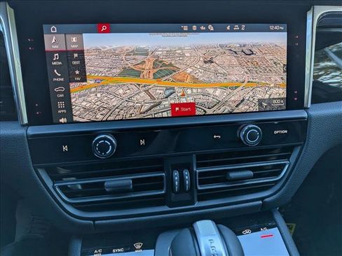 New 2025 Porsche Macan image 18