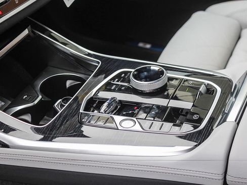 New 2027 BMW X7 xDrive40i w/ M Sport Package AWD/4WD image 18