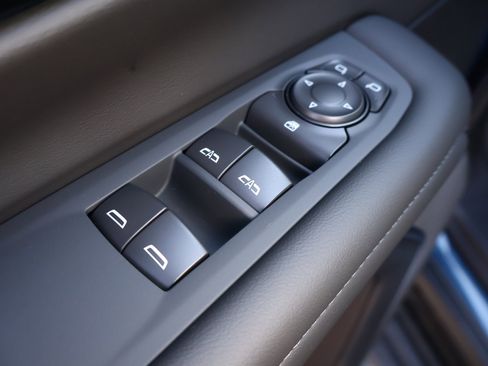 New 2026 Chevrolet Suburban LS image 6