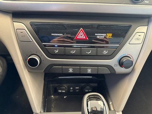 Used 2017 Hyundai Elantra SE w/ Cargo Package FWD image 21