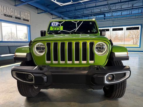 Used 2019 Jeep Wrangler Unlimited Sahara image 9