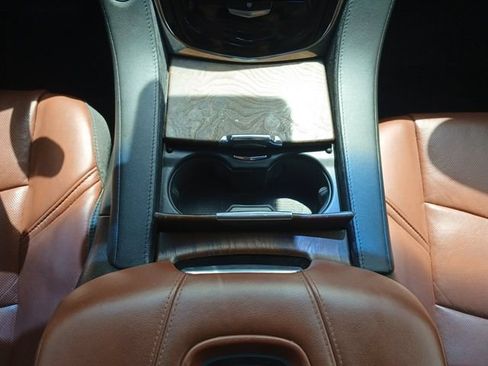 Used 2017 Cadillac Escalade Luxury RWD image 11