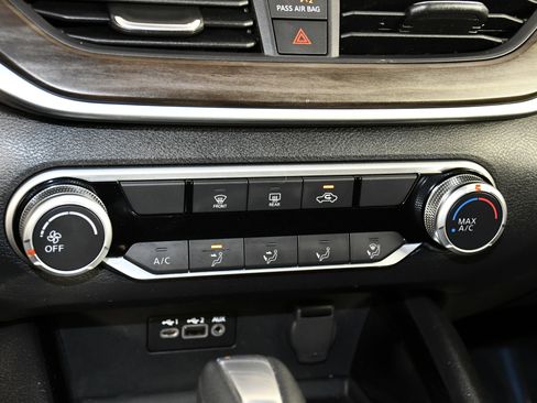 Used 2024 Nissan Altima 2.5 SV image 29