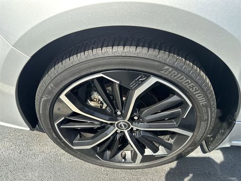 Used 2024 Nissan Altima 2.5 SR image 10