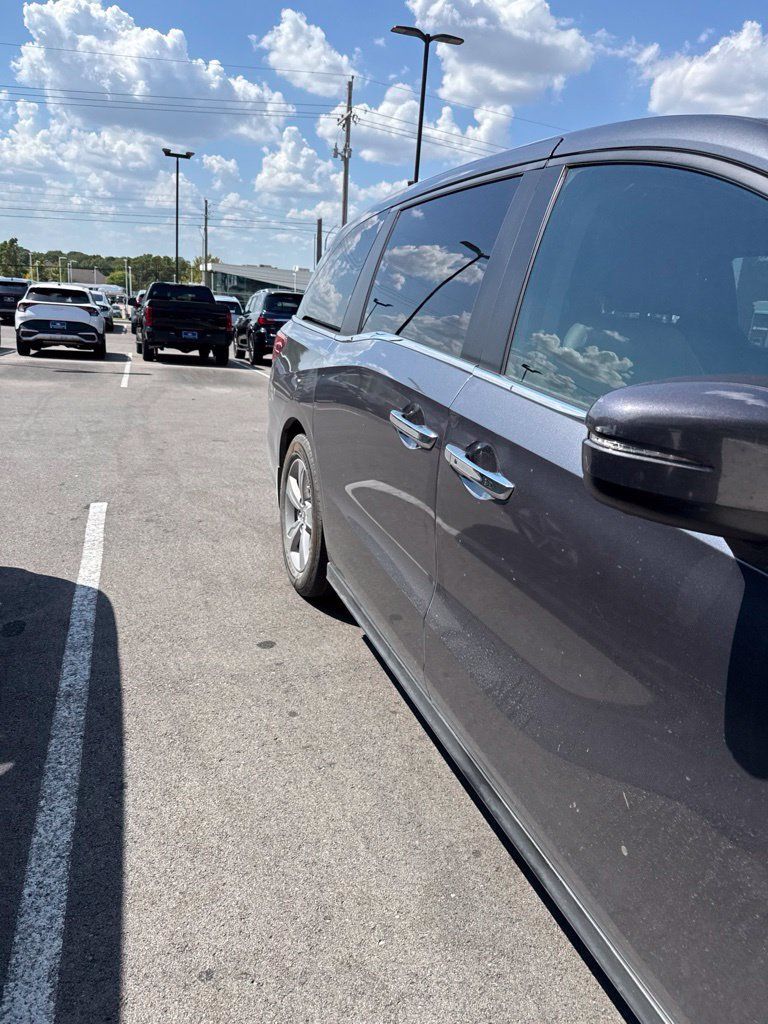 Used 2018 Honda Odyssey EX-L image 3