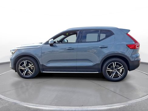 Used 2023 Volvo XC40 B5 Core AWD/4WD image 5