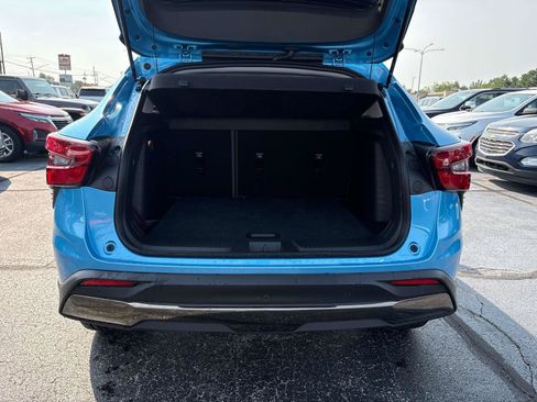 Used 2025 Chevrolet Trax ACTIV w/ Sunroof Package FWD image 5