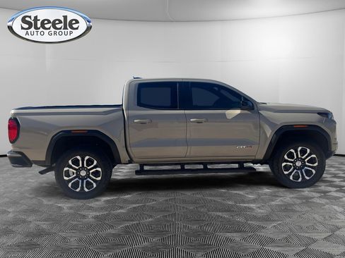 Used 2024 GMC Canyon AT4 w/ AT4 Premium Package image 6