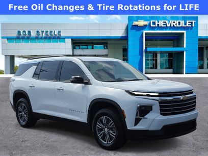 Used 2025 Chevrolet Traverse LT