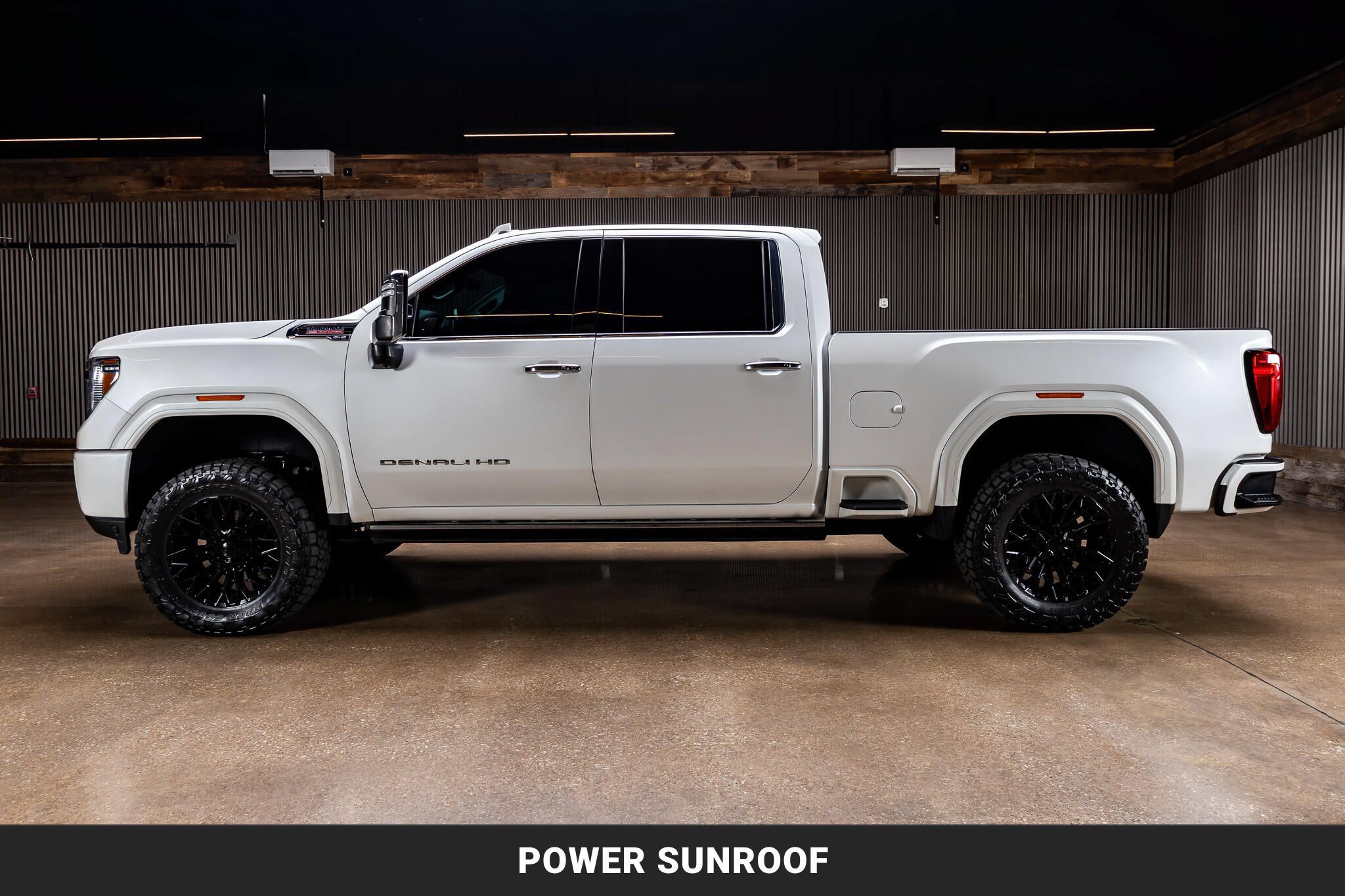 Used 2023 GMC Sierra 2500 Denali w/ Denali Ultimate Package AWD/4WD image 6
