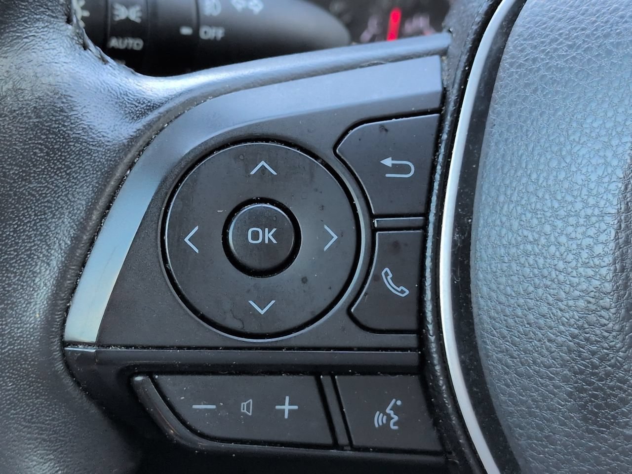 Used 2021 Toyota RAV4 XLE Premium FWD image 26