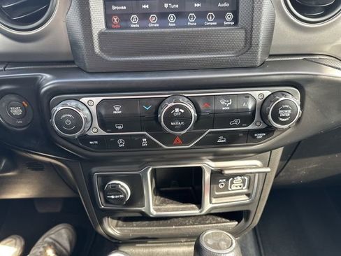 Used 2023 Jeep Wrangler Sport image 27