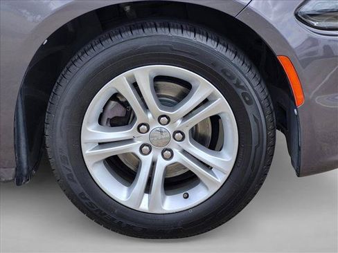 Used 2019 Dodge Charger SXT w/ Leather Interior Group RWD image 19