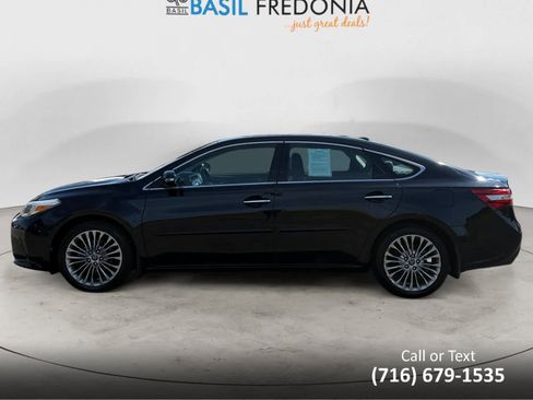 Used 2018 Toyota Avalon Limited image 2