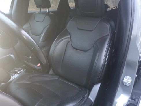 Used 2020 Jeep Cherokee Limited image 9