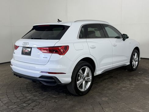 Used 2024 Audi Q3 2.0T Premium Plus w/ Premium Plus Package AWD/4WD image 9