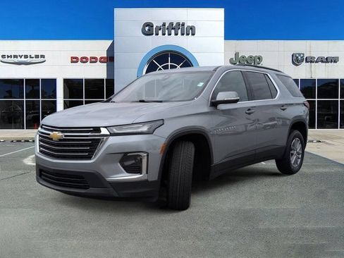 Used 2023 Chevrolet Traverse LT FWD image 11