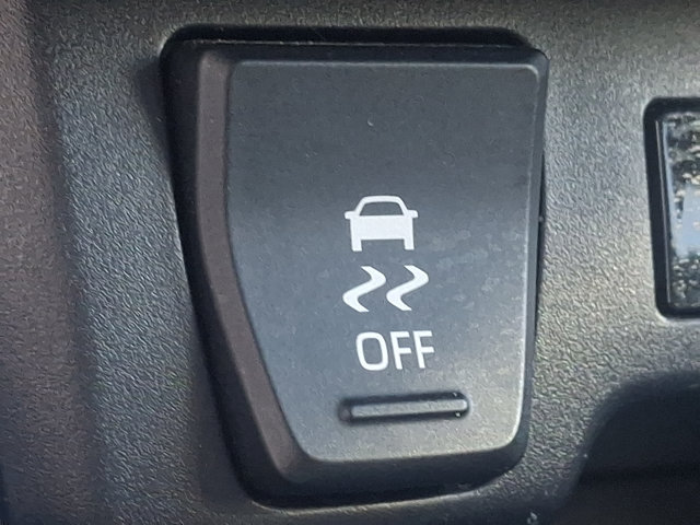 Used 2025 Toyota RAV4 XLE AWD/4WD image 25