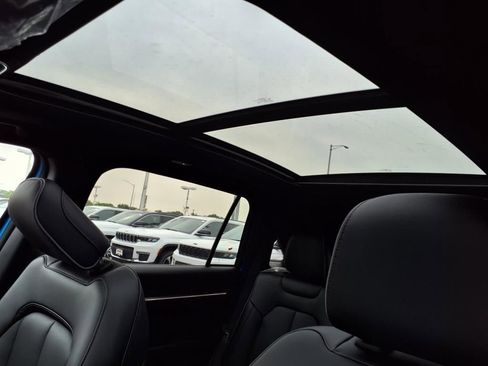 New 2025 Jeep Wagoneer S Limited AWD/4WD image 11