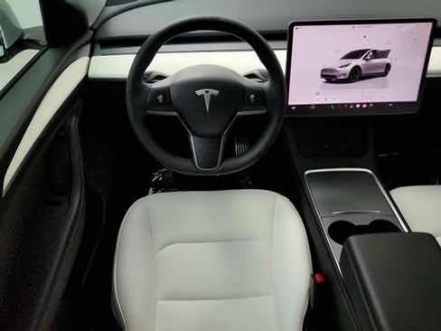 Used 2022 Tesla Model Y Long Range AWD/4WD image 51