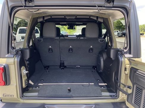 New 2025 Jeep Wrangler Rubicon w/ XTREMEE 35" Tire Package image 22