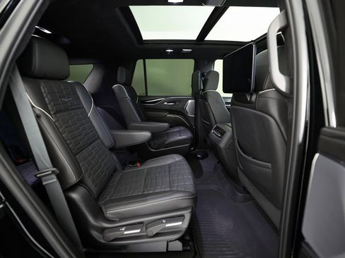 Used 2024 Cadillac Escalade V w/ LPO, ONYX Package image 11