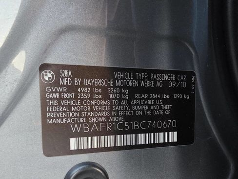 Used 2011 BMW 528i Sedan image 24