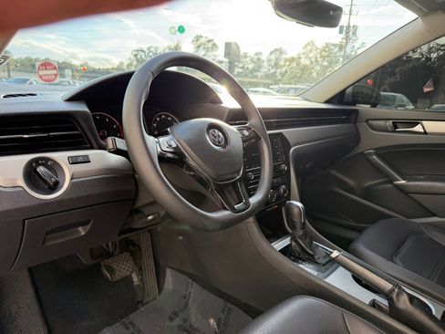 Used 2022 Volkswagen Passat 2.0T SE image 23