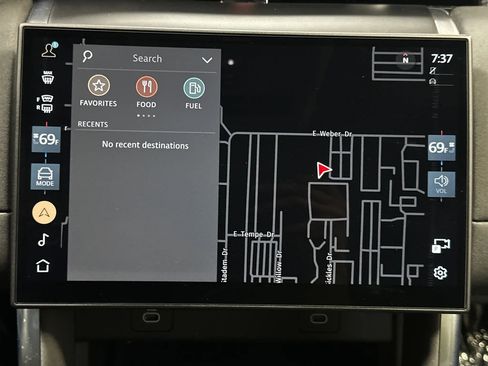 Used 2025 Land Rover Discovery Sport S image 37