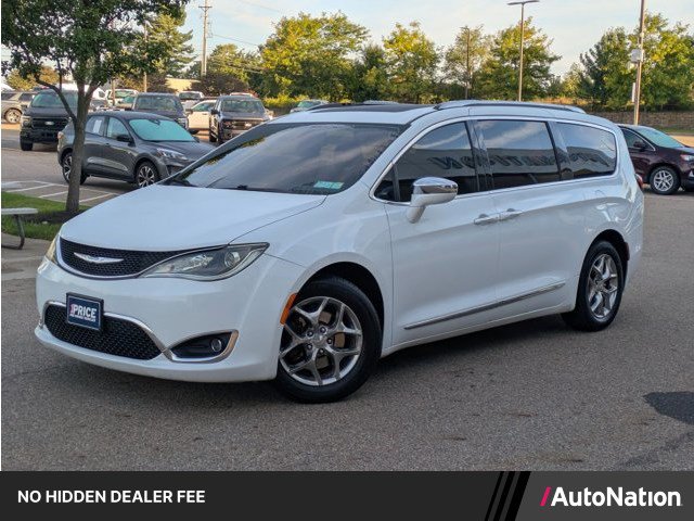 Used 2018 Chrysler Pacifica Limited FWD image 1